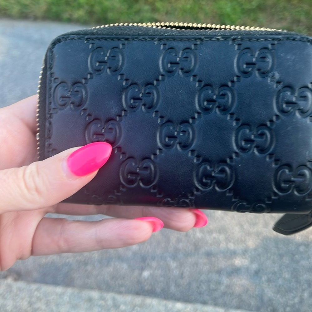 Black Gucci purse and matching gucci wallet used only a handful of times! - Picture 6 of 16